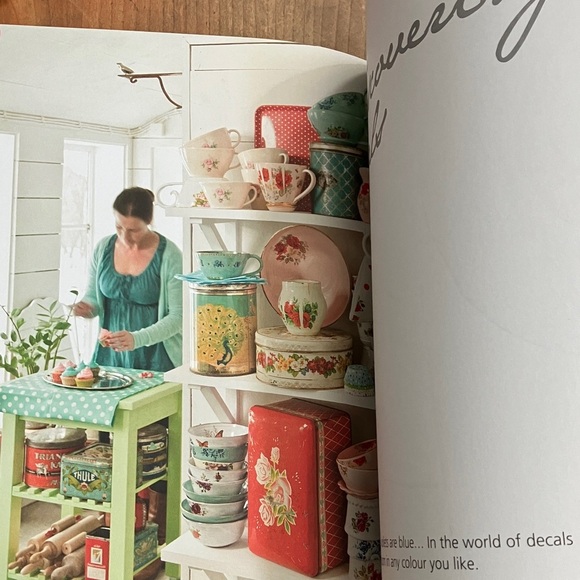 Handmade Pottery at Home Book - simple creations to make on your kitchen table - Picture 8 of 16